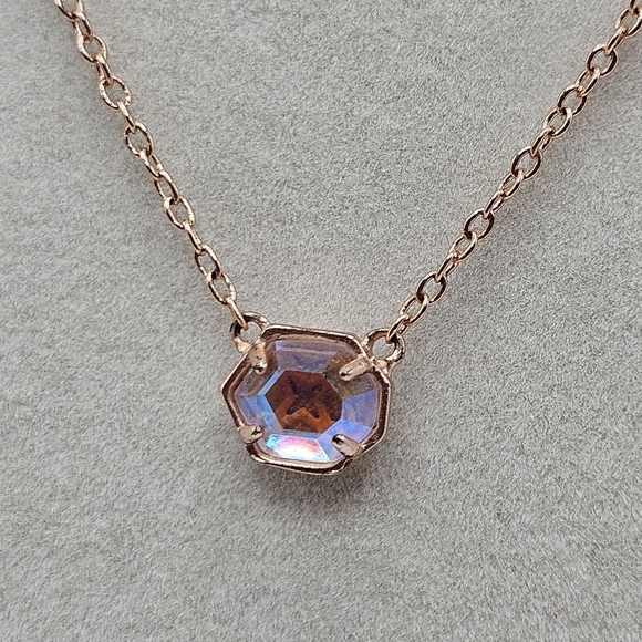 Kendra Scott Iridescent Aurora Borealis Pendant Gold Over Brass Necklace - Picture 1 of 6